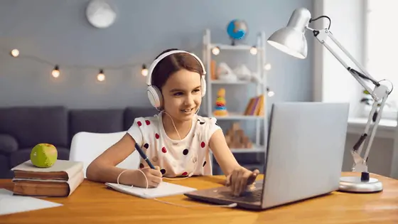Outschool Review: Why We Love It For Homeschool