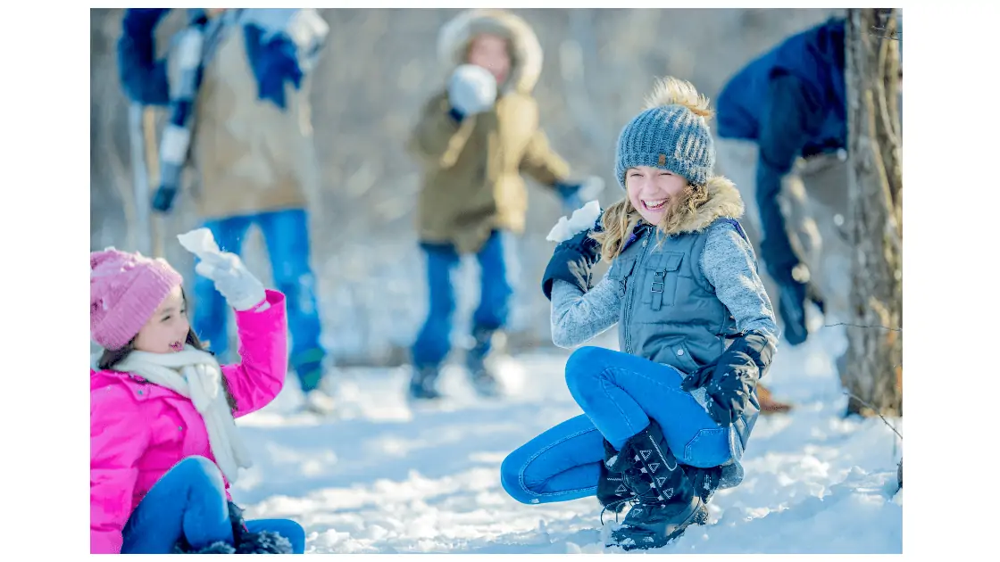 kids snowball fight