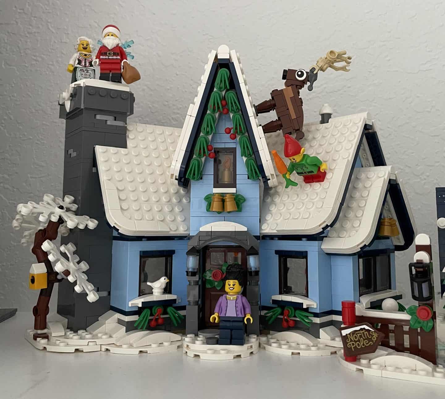 Lego elf house