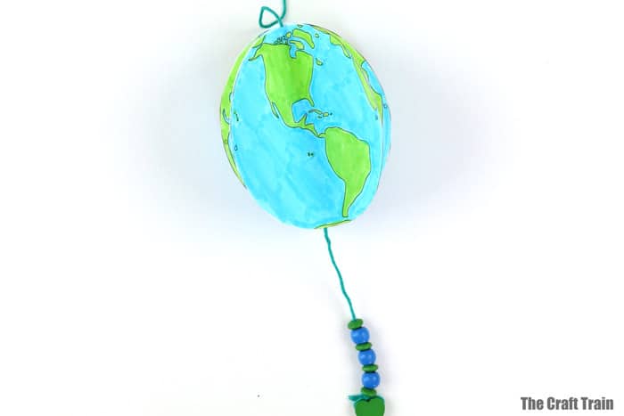 Spinning paper earth craft