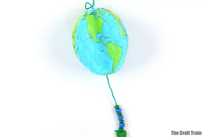 Spinning paper earth craft