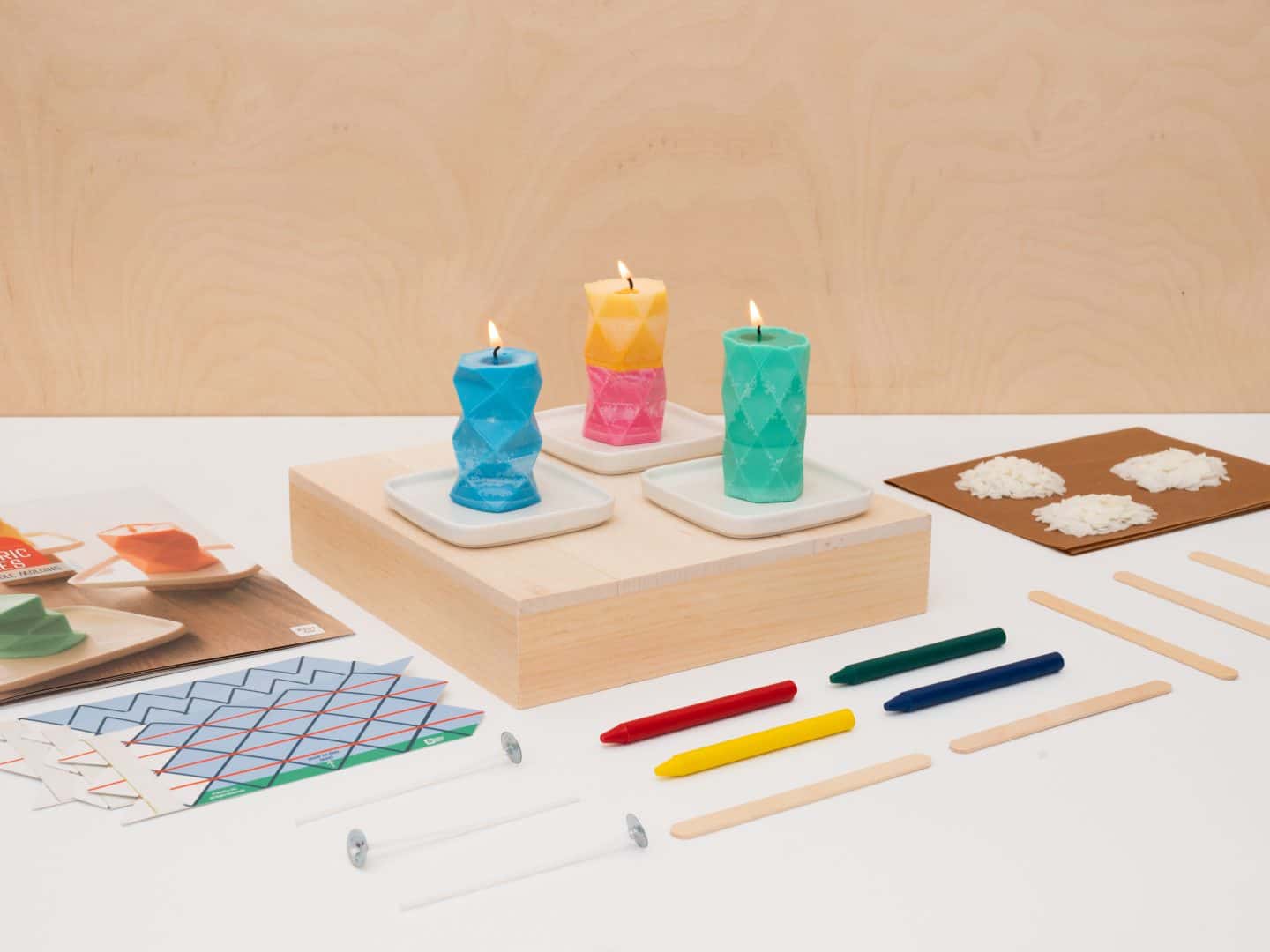 Doodle_Geometric-Candles_Color-Seamless