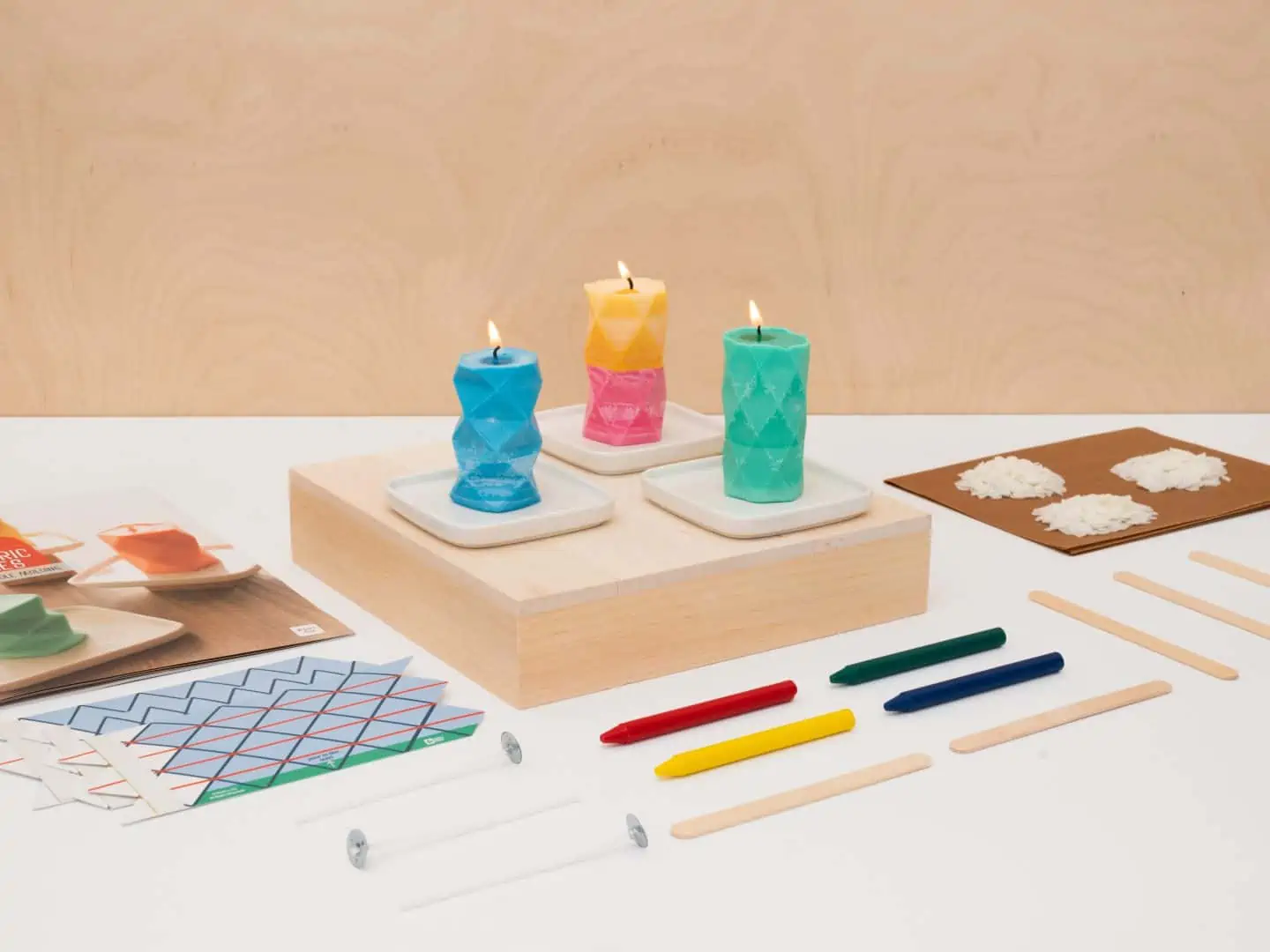 Doodle_Geometric-Candles_Color-Seamless