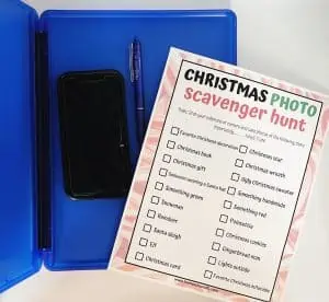 christmas photo scavenger hunt clipboard