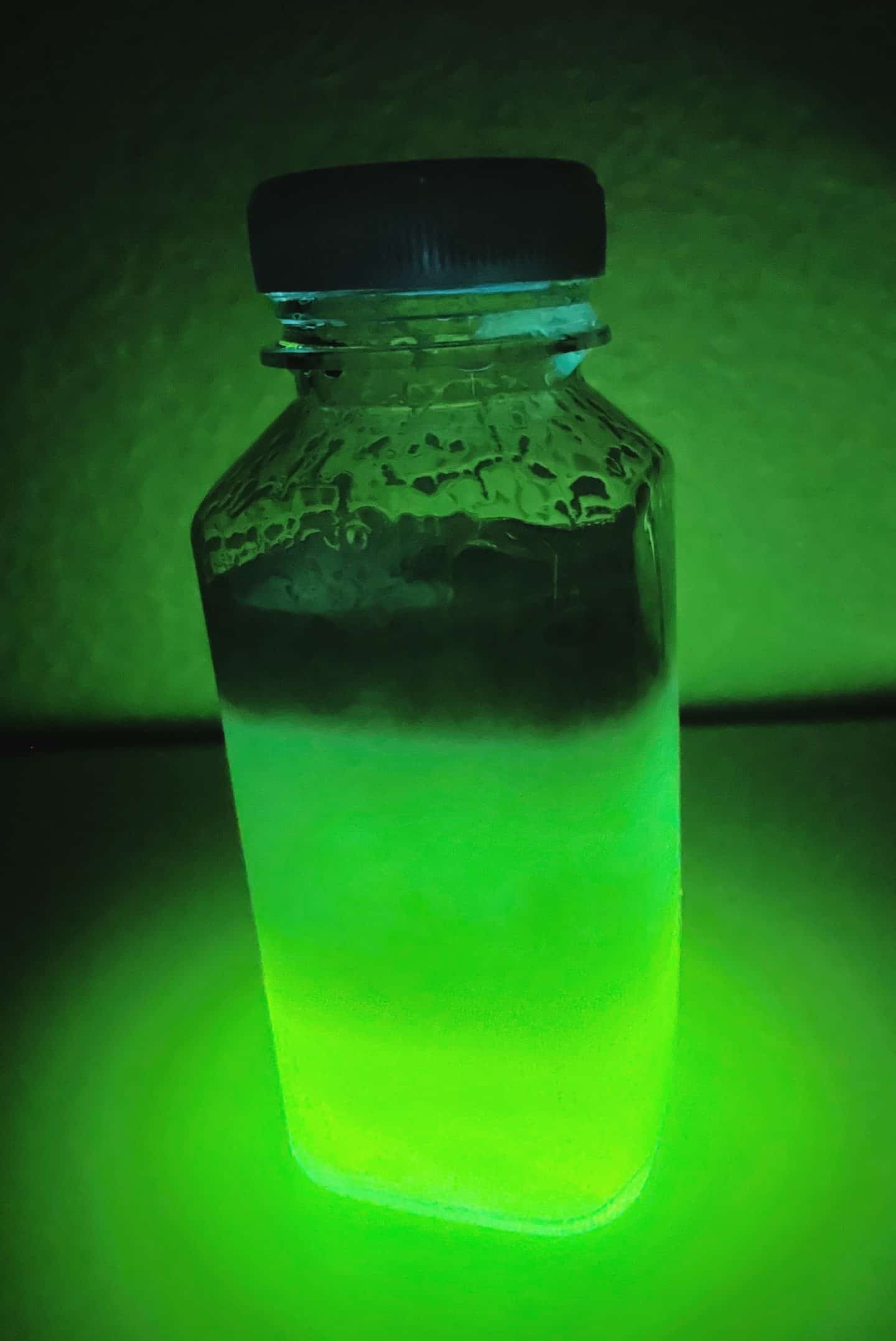 gg light bottle green